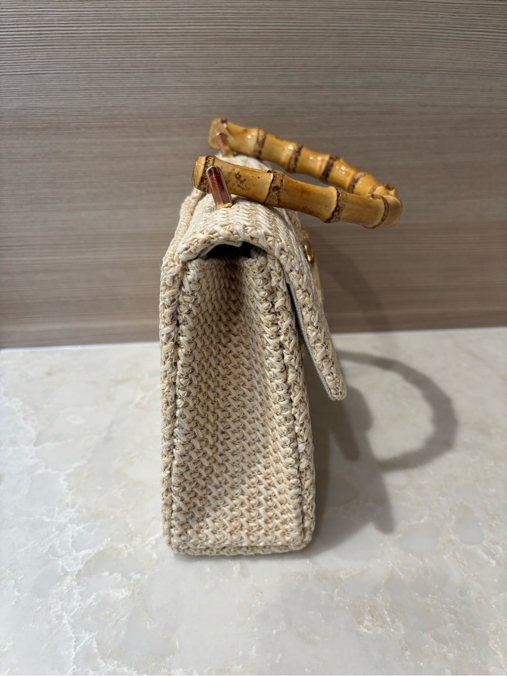 📚BTS sale📚 NWT Tommy Bahama woven handbag with gold horseshoe & bamboo strap - Picture 4 of 8